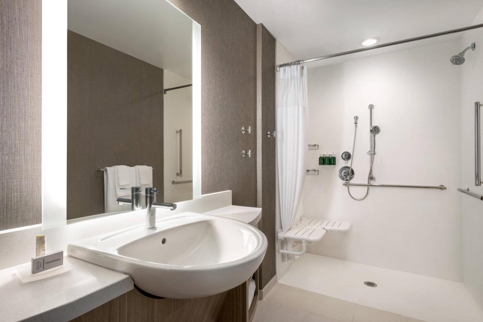 Springhill Suites By Marriott Milwaukee West/Wauwatosa Exterior foto